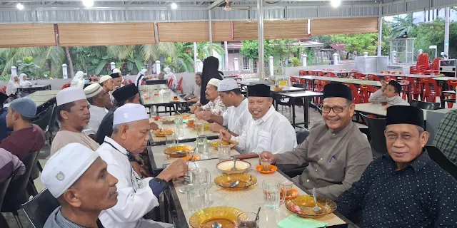 Jamaah Dzikir Berjamaah Masjid Al-Mabrur Hadiri Acara Jumat Berkah Bandara Kupi