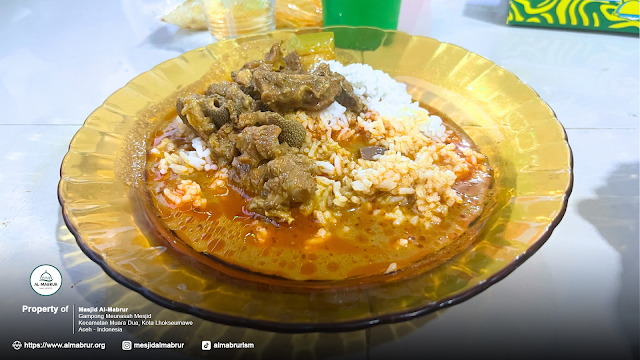 Panitia Ramadhan Masjid Almabrur Sukses Gelar Buka Puasa Bersama, Sajikan Kari Kambing dari Sedekah Dermawan