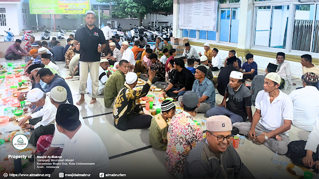 Panitia Ramadhan Masjid Almabrur Sukses Gelar Buka Puasa Bersama, Sajikan Kari Kambing dari Sedekah Dermawan